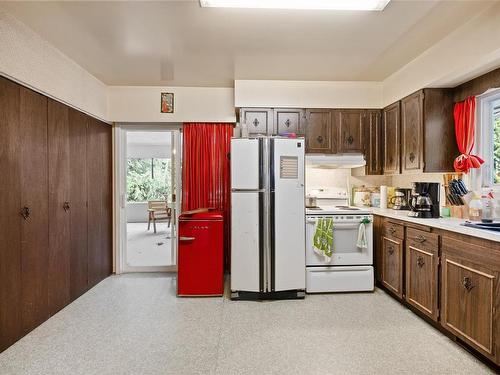 5611/5621 Hammond Bay Rd, Nanaimo, BC - Indoor Photo Showing Kitchen