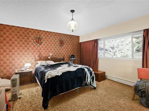 5611/5621 Hammond Bay Rd, Nanaimo, BC - Indoor Photo Showing Bedroom