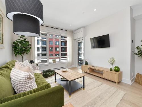 411-1110 Samar Cres, Langford, BC - Indoor Photo Showing Living Room