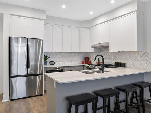 304-1110 Samar Cres, Langford, BC - Indoor Photo Showing Kitchen With Double Sink With Upgraded Kitchen