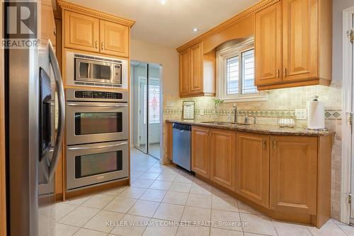 32 Audubon Street S, Hamilton, ON - Indoor Photo Showing Kitchen