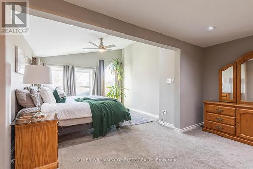 32 Audubon Street S, Hamilton, ON - Indoor Photo Showing Bedroom