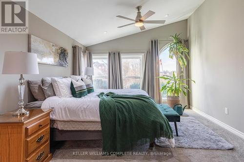 32 Audubon Street S, Hamilton, ON - Indoor Photo Showing Bedroom