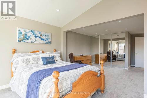 32 Audubon Street S, Hamilton, ON - Indoor Photo Showing Bedroom