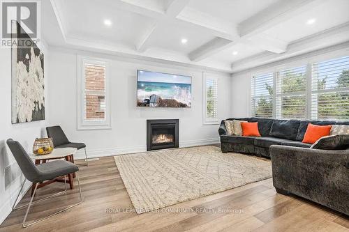 54 Prairie Grass Crescent, East Gwillimbury, ON - Indoor Photo Showing Living Room With Fireplace