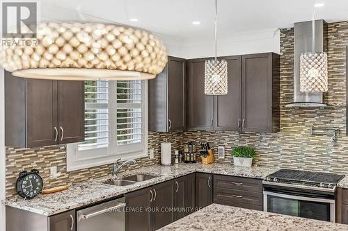 54 Prairie Grass Crescent, East Gwillimbury, ON - Indoor Photo Showing Kitchen With Double Sink With Upgraded Kitchen