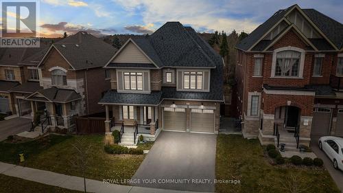 54 Prairie Grass Crescent, East Gwillimbury, ON - Outdoor With Facade