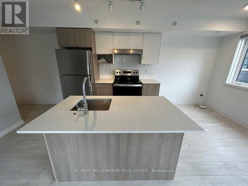 814 - 1133 Cooke Boulevard, Burlington, ON - Indoor Photo Showing Kitchen