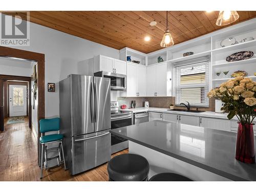 721 St Paul Street, Kamloops, BC - Indoor Photo Showing Kitchen