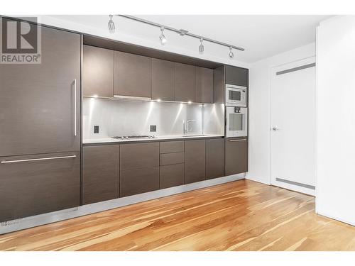 1151 W Georgia Street, Vancouver, BC - Indoor Photo Showing Kitchen