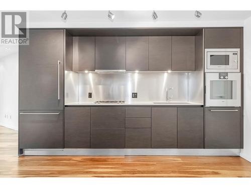 1151 W Georgia Street, Vancouver, BC - Indoor Photo Showing Kitchen