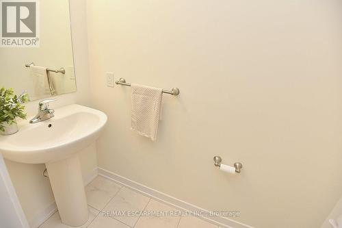 5 - 383 Dundas Street E, Hamilton, ON - Indoor Photo Showing Bathroom