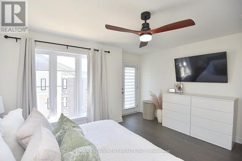 5 - 383 Dundas Street E, Hamilton, ON - Indoor Photo Showing Bedroom