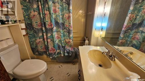 Acreage South Of Ponteix, Auvergne Rm No. 76, SK - Indoor Photo Showing Bathroom