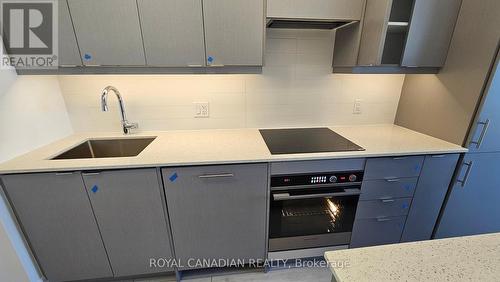 2403 - 30 Elm Drive W, Mississauga, ON - Indoor Photo Showing Kitchen