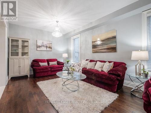 78 Laurier Avenue, Richmond Hill, ON - Indoor Photo Showing Kitchen With Stainless Steel Kitchen