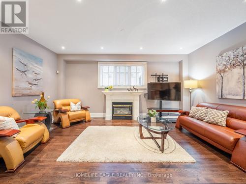 78 Laurier Avenue, Richmond Hill, ON - Indoor Photo Showing Bedroom