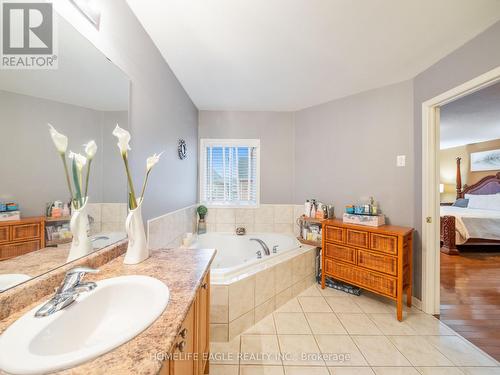 78 Laurier Avenue, Richmond Hill, ON - Indoor Photo Showing Bathroom