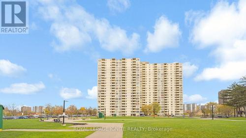 810 - 320 Dixon Road, Toronto, ON - Outdoor