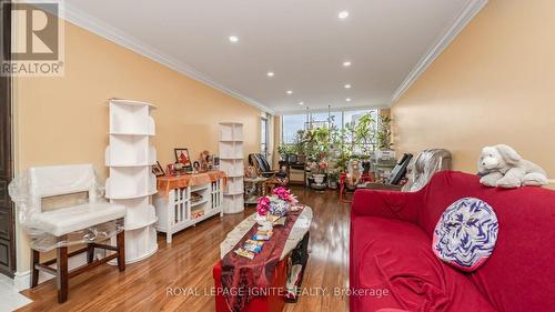 810 - 320 Dixon Road, Toronto, ON - Indoor Photo Showing Living Room