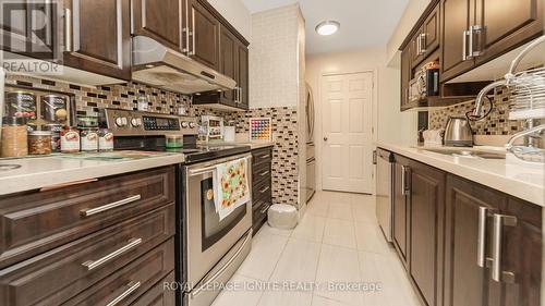 810 - 320 Dixon Road, Toronto, ON - Indoor Photo Showing Kitchen