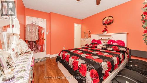 810 - 320 Dixon Road, Toronto, ON - Indoor Photo Showing Bedroom