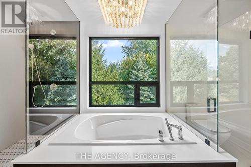 527 Taplow Crescent, Oakville, ON - Indoor Photo Showing Bathroom