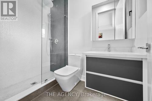 527 Taplow Crescent, Oakville, ON - Indoor Photo Showing Bathroom