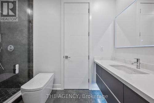 527 Taplow Crescent, Oakville, ON - Indoor Photo Showing Bathroom