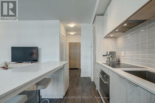 203 - 65 Annie Craig Drive, Toronto, ON - Indoor Photo Showing Kitchen