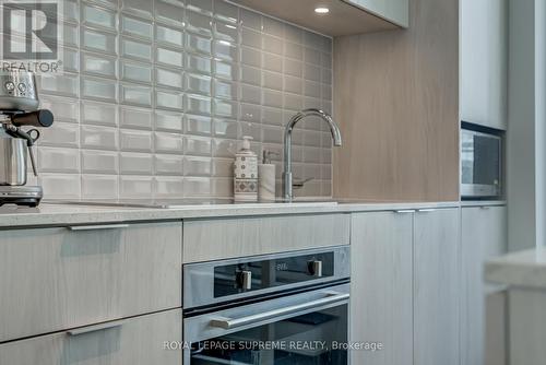 203 - 65 Annie Craig Drive, Toronto, ON - Indoor Photo Showing Kitchen