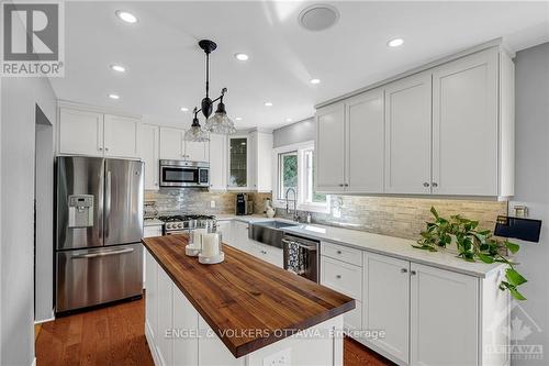 22 Stroughton Crescent, Ottawa, ON - Indoor Photo Showing Kitchen With Stainless Steel Kitchen With Upgraded Kitchen