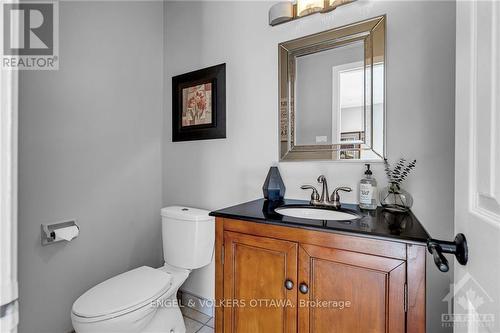 22 Stroughton Crescent, Ottawa, ON - Indoor Photo Showing Bathroom