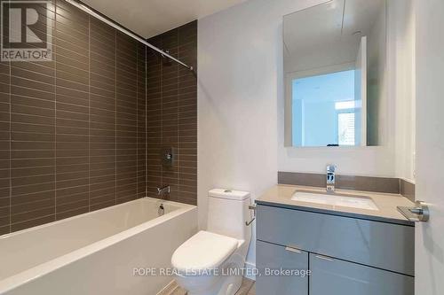 703 - 7 Grenville Street, Toronto, ON - Indoor Photo Showing Bathroom