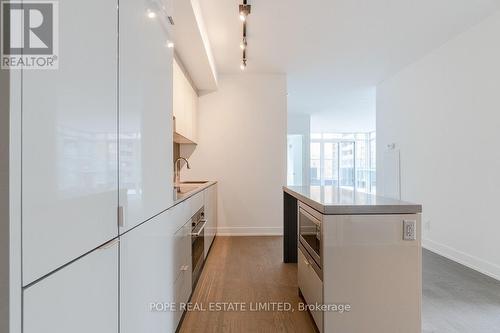 703 - 7 Grenville Street, Toronto, ON - Indoor