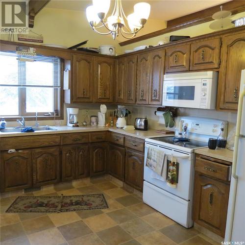 6103 Parsons Bay, Regina, SK - Indoor Photo Showing Kitchen With Double Sink