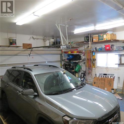 6103 Parsons Bay, Regina, SK - Indoor Photo Showing Garage