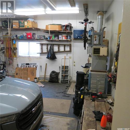 6103 Parsons Bay, Regina, SK - Indoor Photo Showing Garage