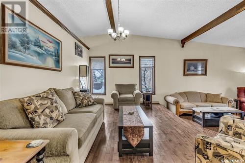 6103 Parsons Bay, Regina, SK - Indoor Photo Showing Living Room