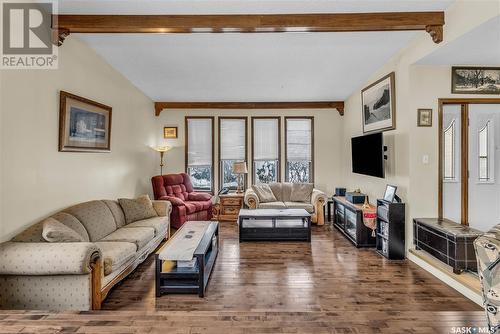 6103 Parsons Bay, Regina, SK - Indoor Photo Showing Living Room