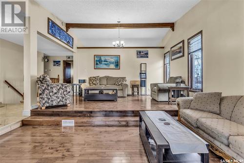 6103 Parsons Bay, Regina, SK - Indoor Photo Showing Living Room