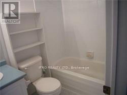 8 - 5260 Mcfarren Boulevard, Mississauga, ON - Indoor Photo Showing Bathroom