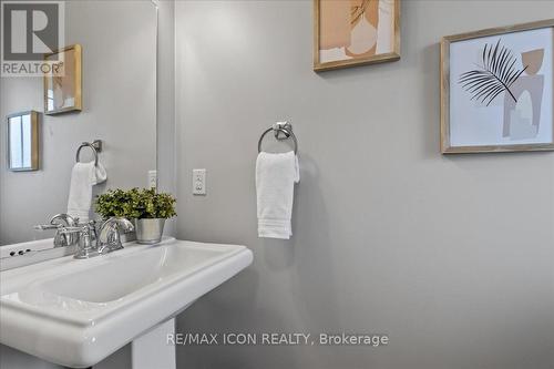 230 Greenwater Place, Kitchener, ON - Indoor Photo Showing Bathroom