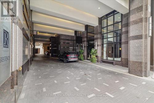 304 - 68 Yorkville Avenue, Toronto, ON - Indoor