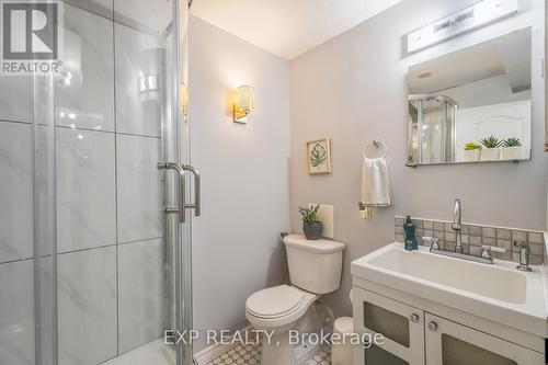 35 - 120 Ling Road, Toronto, ON - Indoor Photo Showing Bathroom