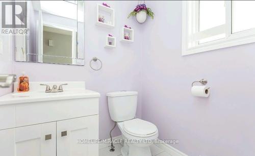 32 Loggers Run, Barrie, ON - Indoor Photo Showing Bathroom