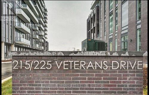 215 Veterans, Brampton, ON - 