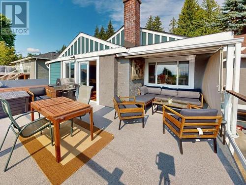 4737 Fernwood Ave, Powell River, BC - Outdoor With Deck Patio Veranda With Exterior