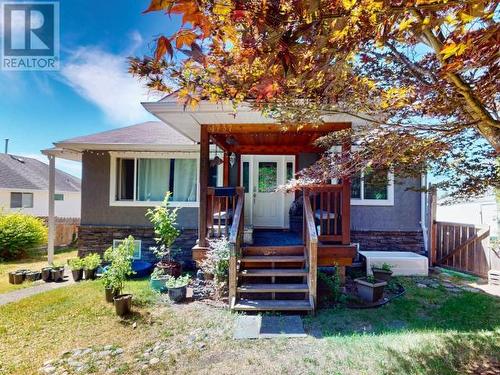 4737 Fernwood Ave, Powell River, BC - Outdoor With Facade