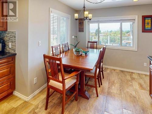 4737 Fernwood Ave, Powell River, BC - Indoor Photo Showing Dining Room